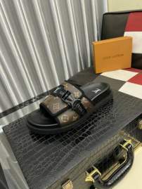 Picture of Louis Vuitton Slippers _SKULVsz38-44hnh0420986